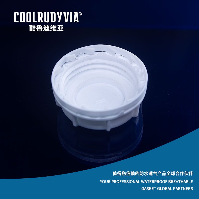 Wodoodporna, oddychająca wtyczka